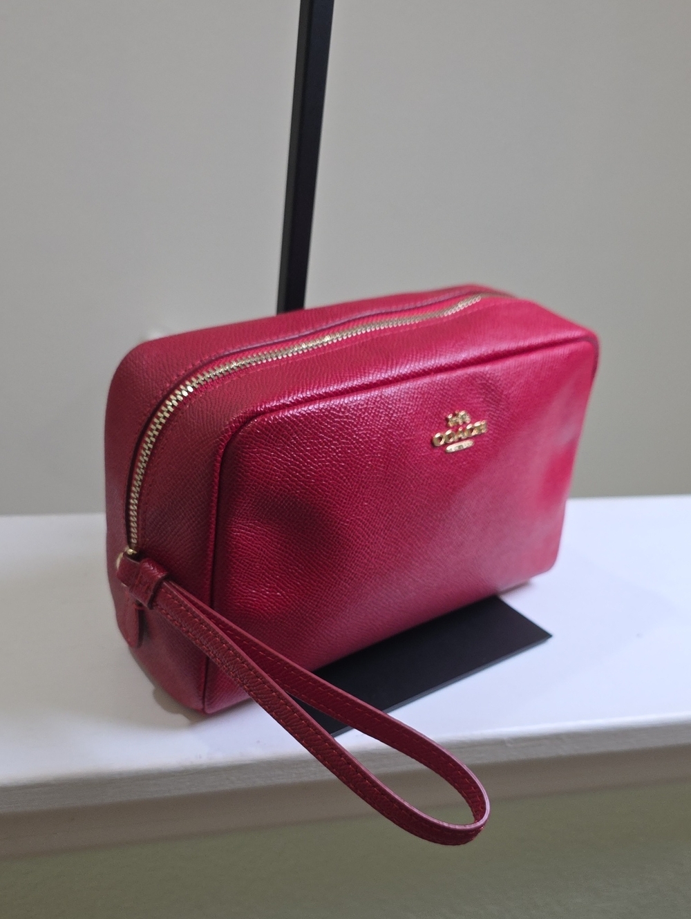 COACH F24797 True Red Crossgrain Leather Boxy Cosmetic Wristlet/Case EUC - Picture 2 of 15